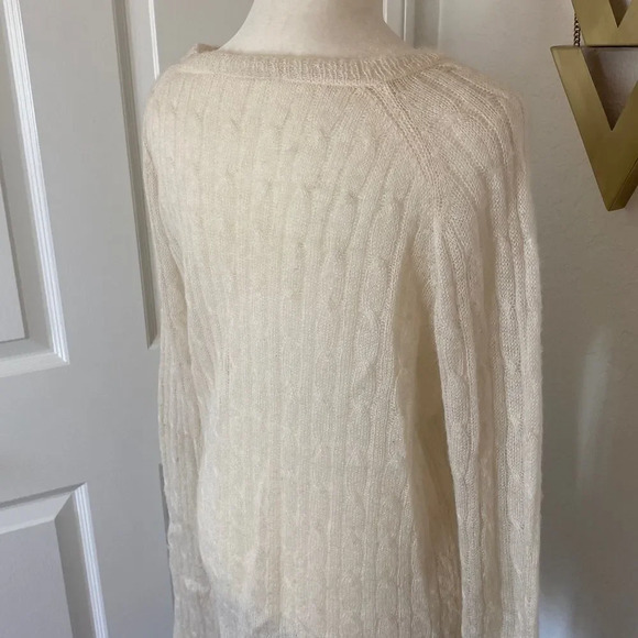 Irene’s Story Boutique Long Sleeve Crew Neck Soft Off White Sweater - Picture 6 of 9